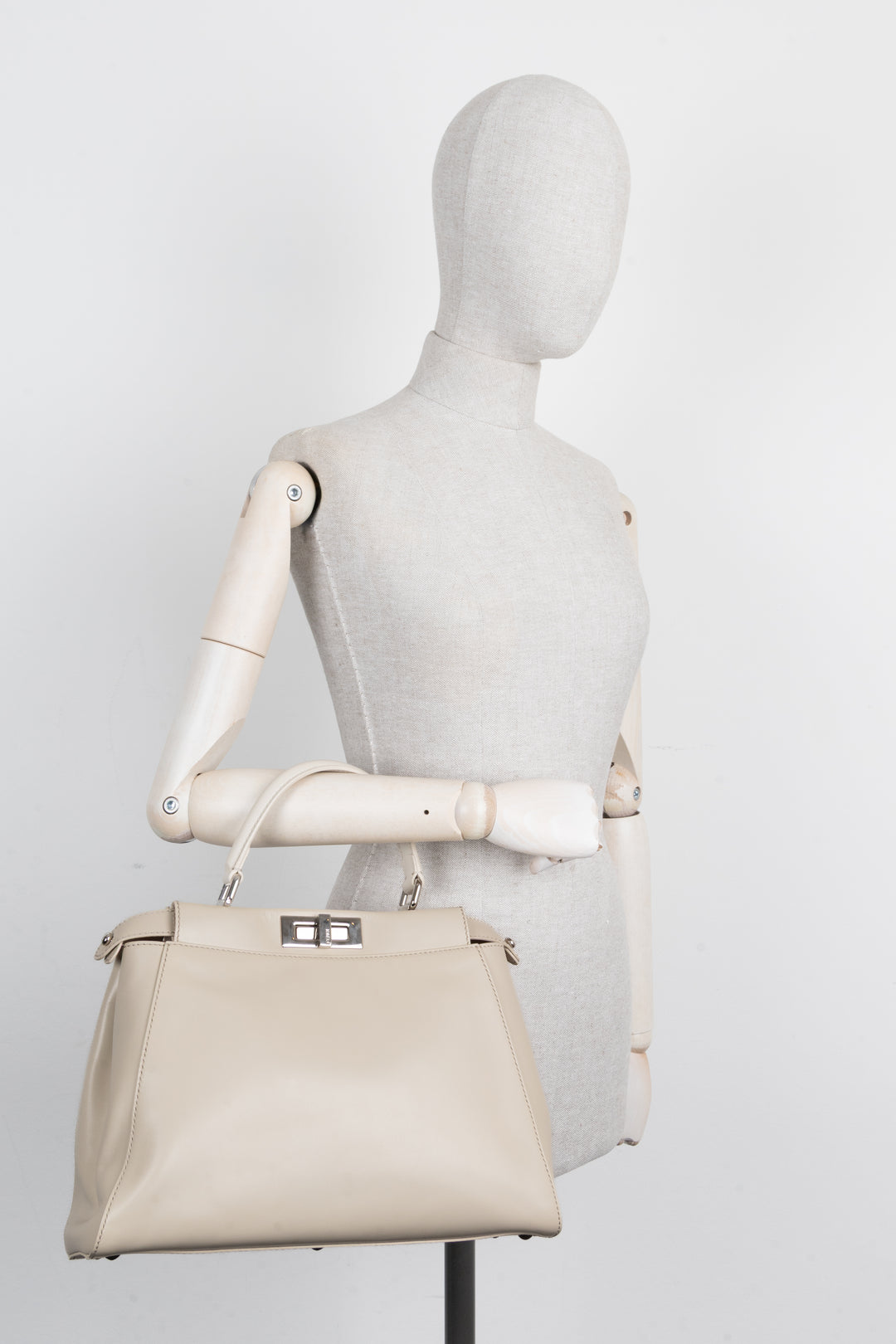 FENDI Peekaboo Medium Greige