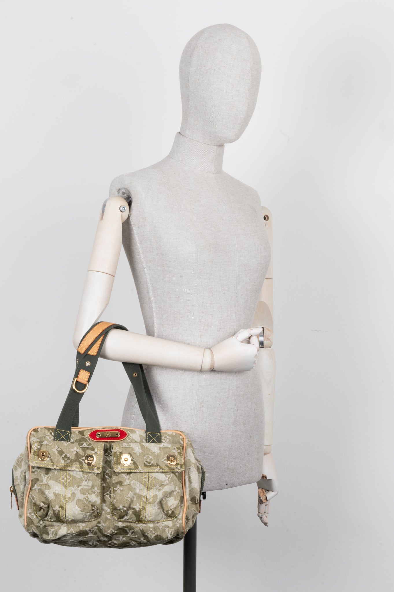 LOUIS VUITTON Jasmine Bag Monogramouflage Green – REAWAKE