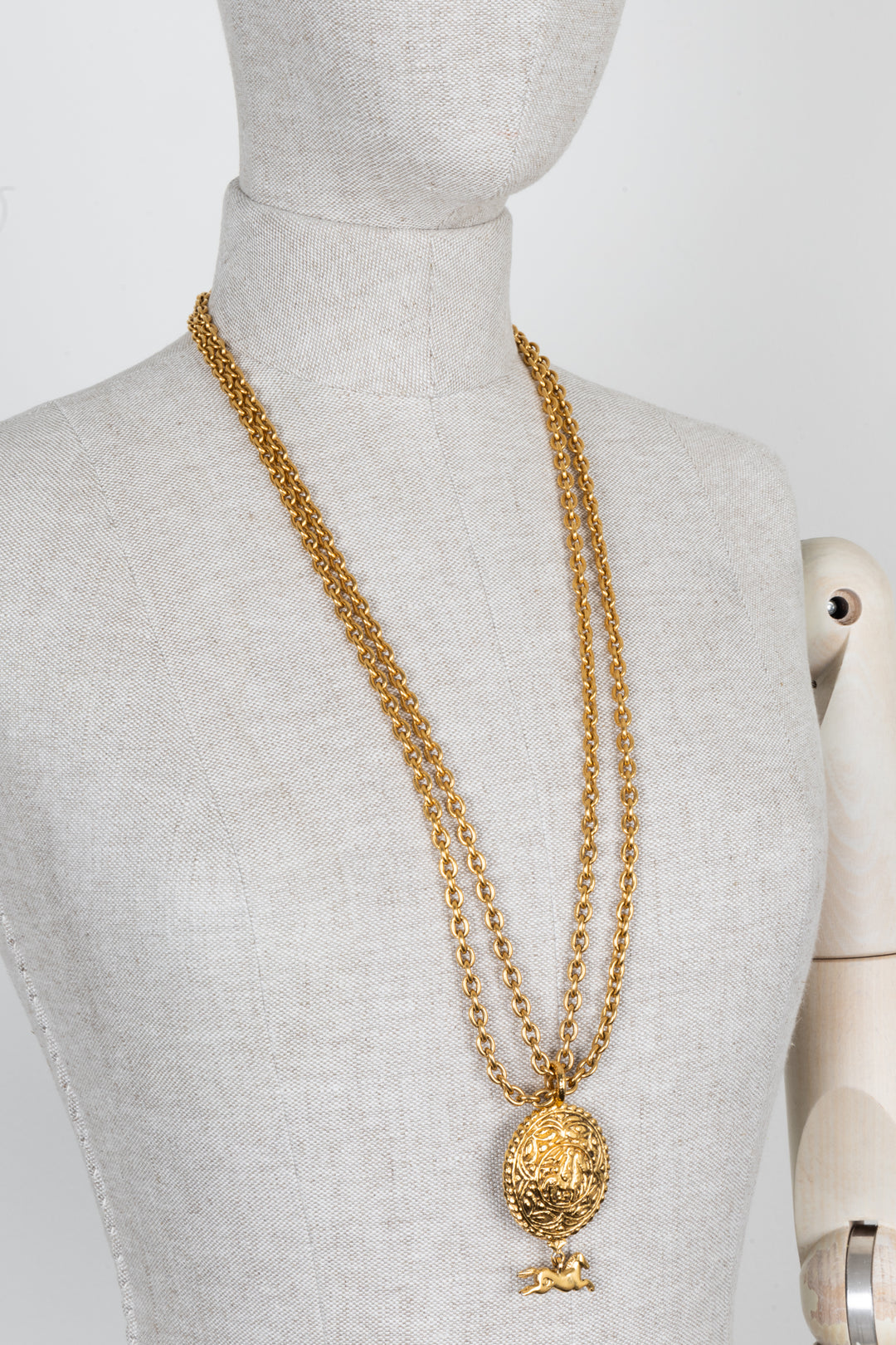 CHANEL Vintage CC Horse Medallion Necklace Gold