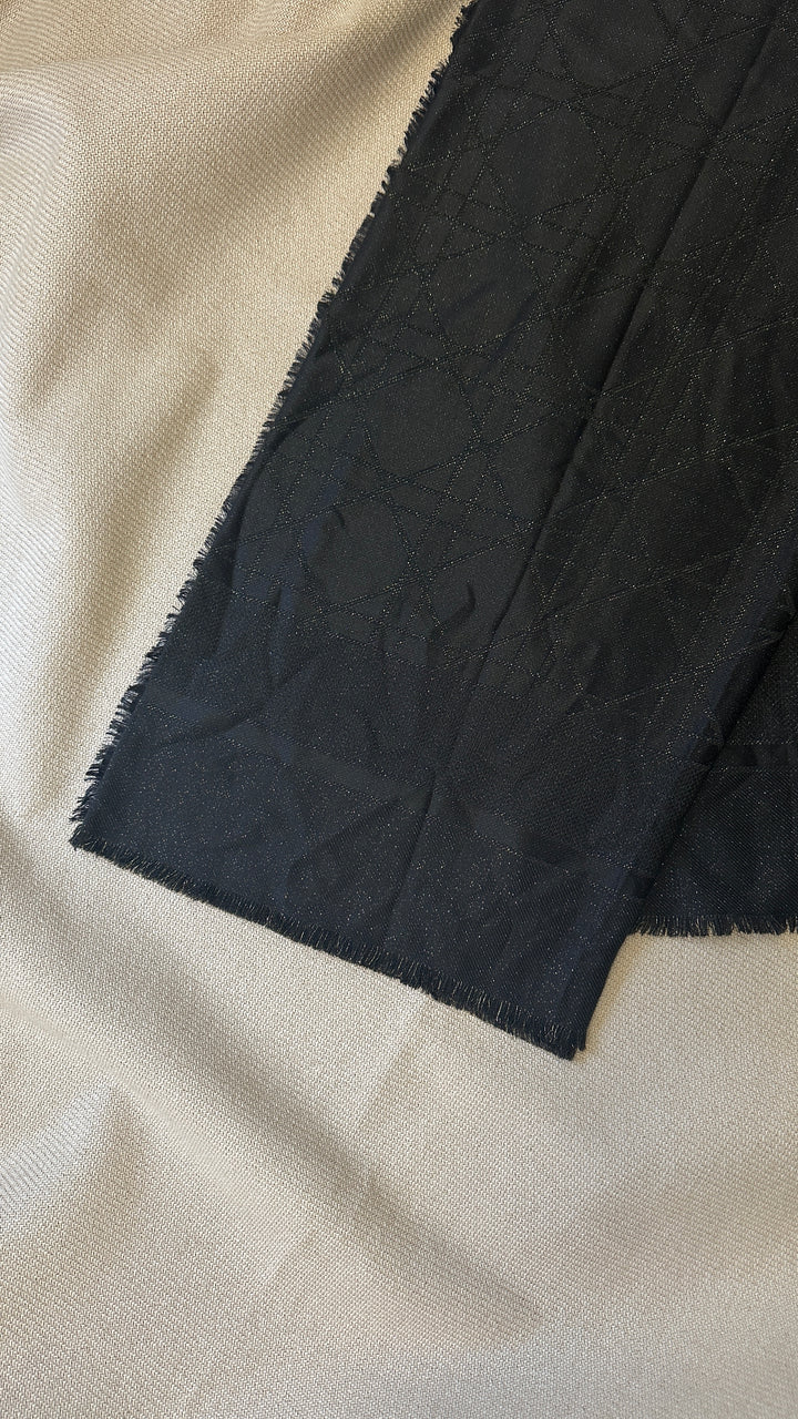 Écharpe CHRISTIAN DIOR Cannage en laine, soie et lurex, noir et or.