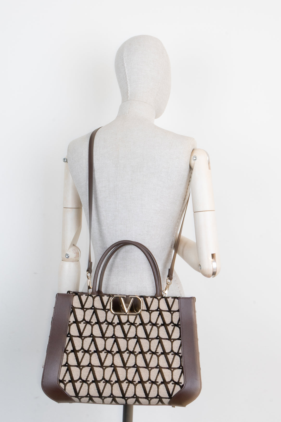 VALENTINO VLogo Signature Bag Medium Brown