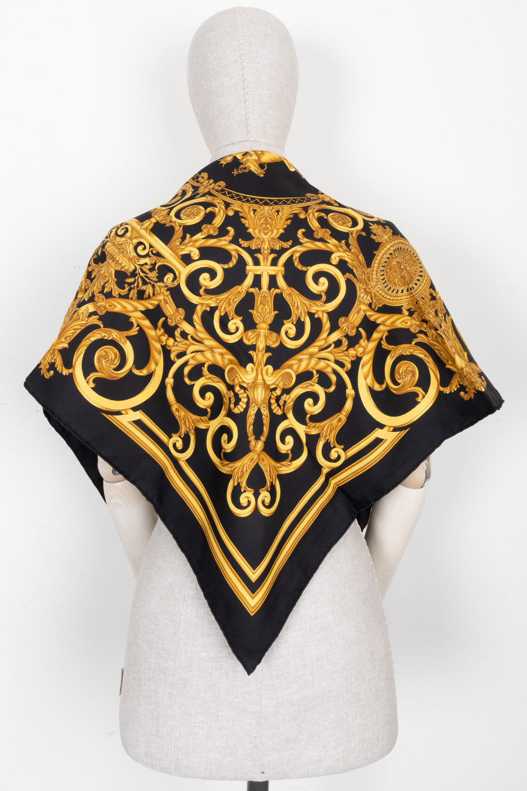 HERMÈS 90 Scarf Les Tuileries Black Gold
