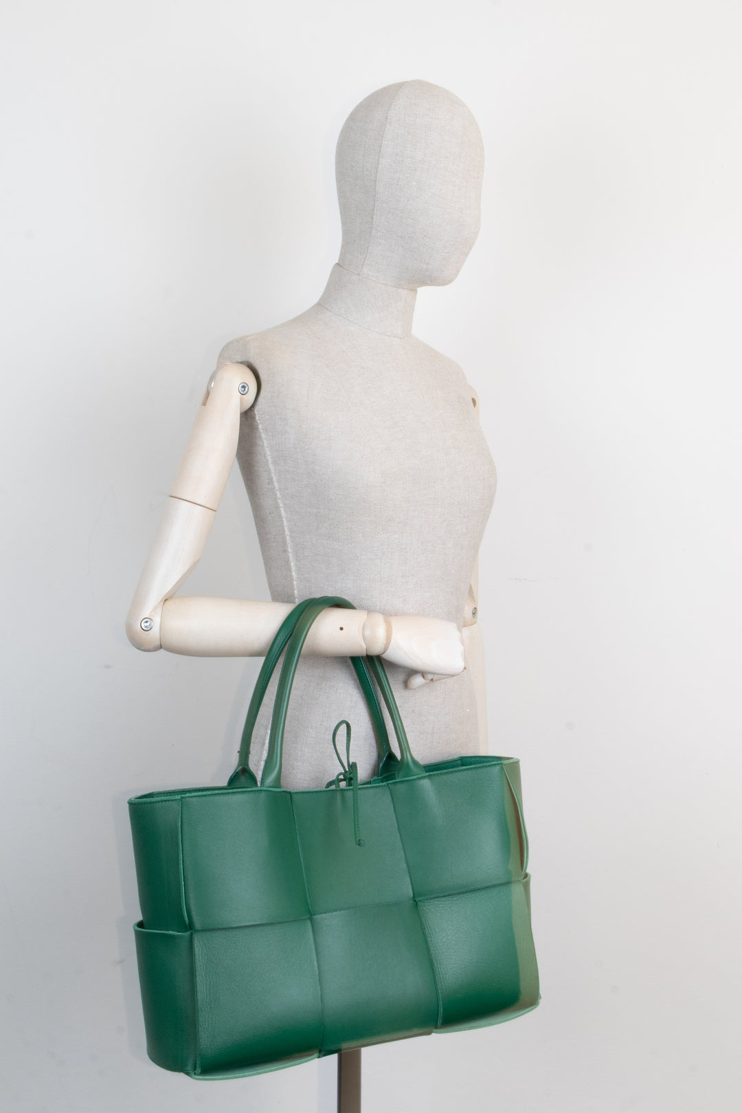 BOTTEGA VENETA Medium Arco Tote Bag