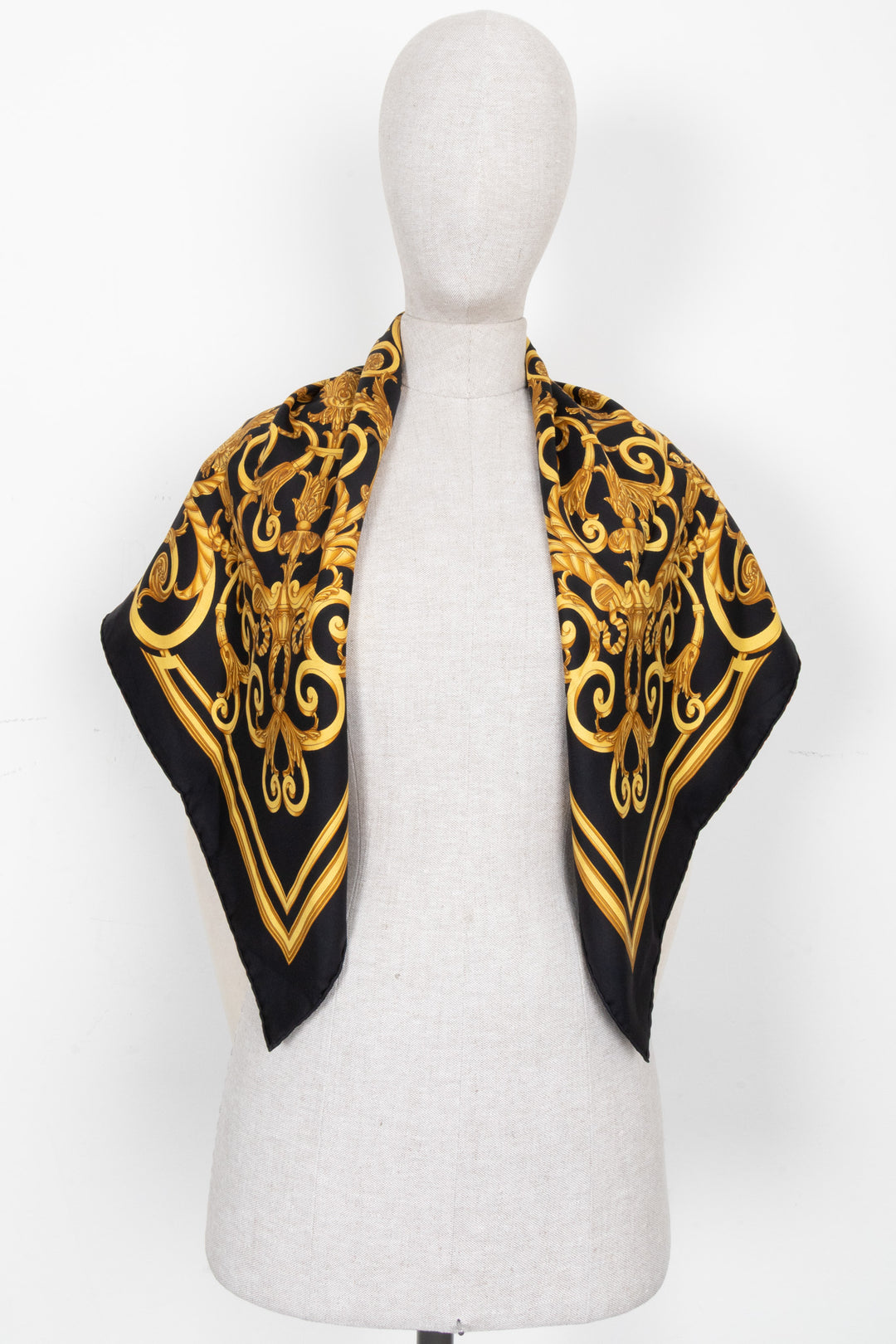 HERMÈS 90 Scarf Les Tuileries Black Gold