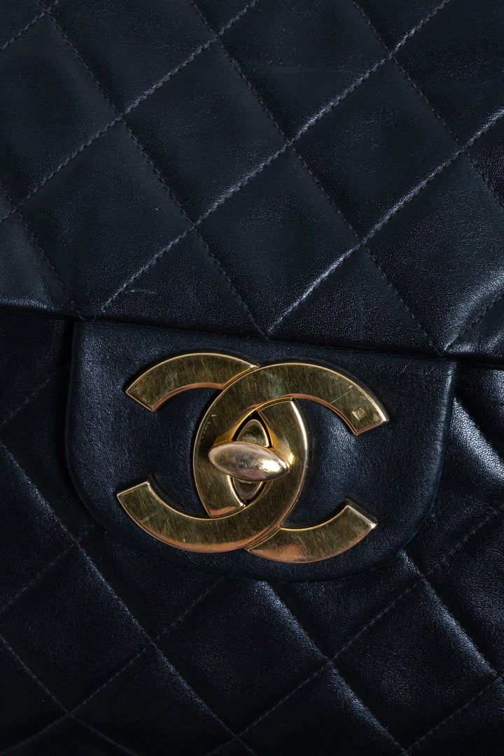 CHANEL Maxi Single Flap Cuir Noir Grand