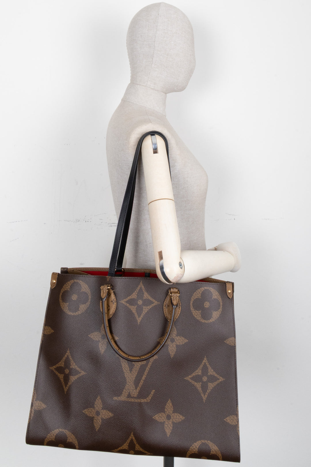 LOUIS VUITTON OnTheGo GM Giant Monogram Canvas