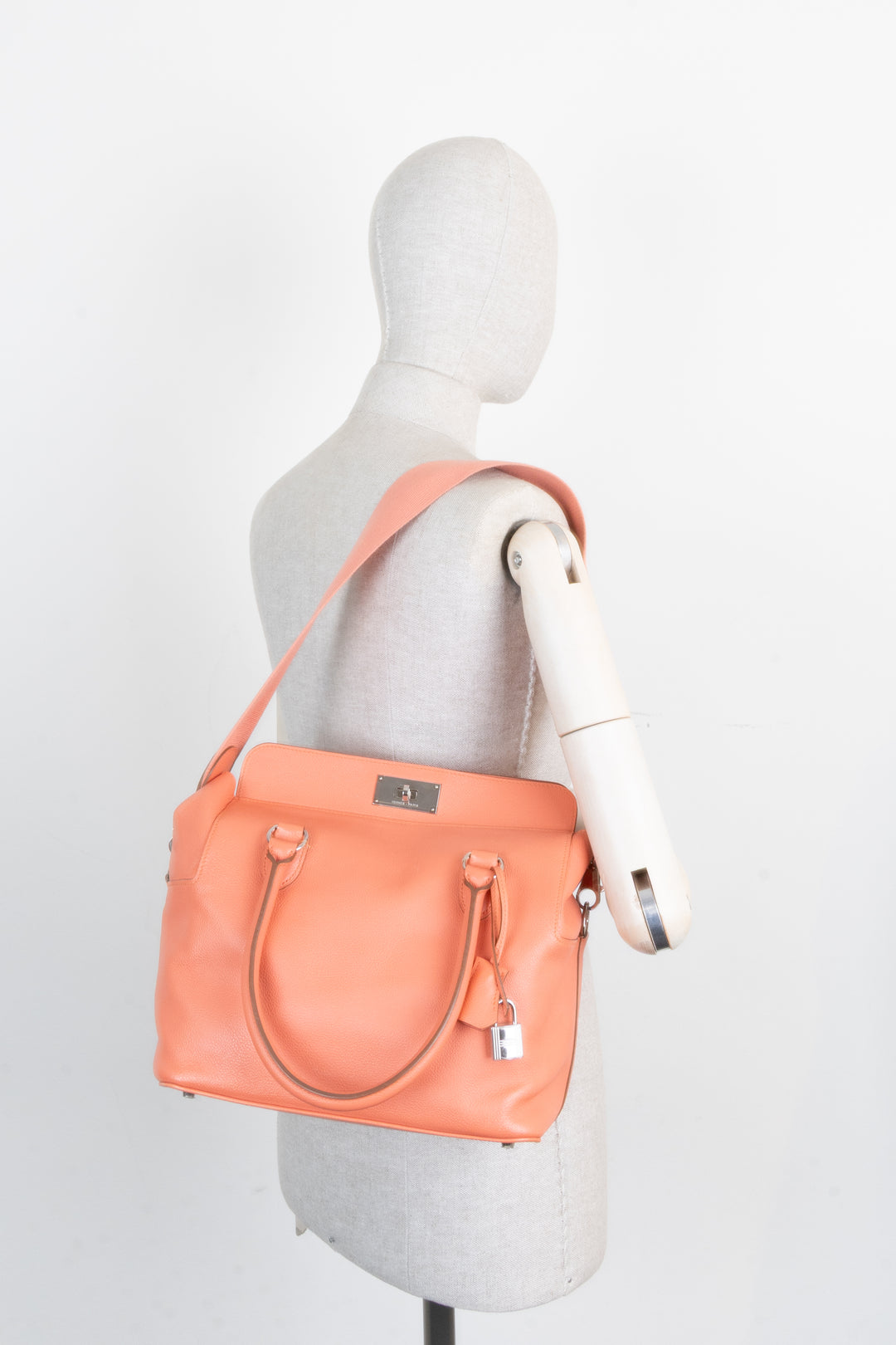 HERMÈS Sac Toolbox 26 Evercolor Flamingo