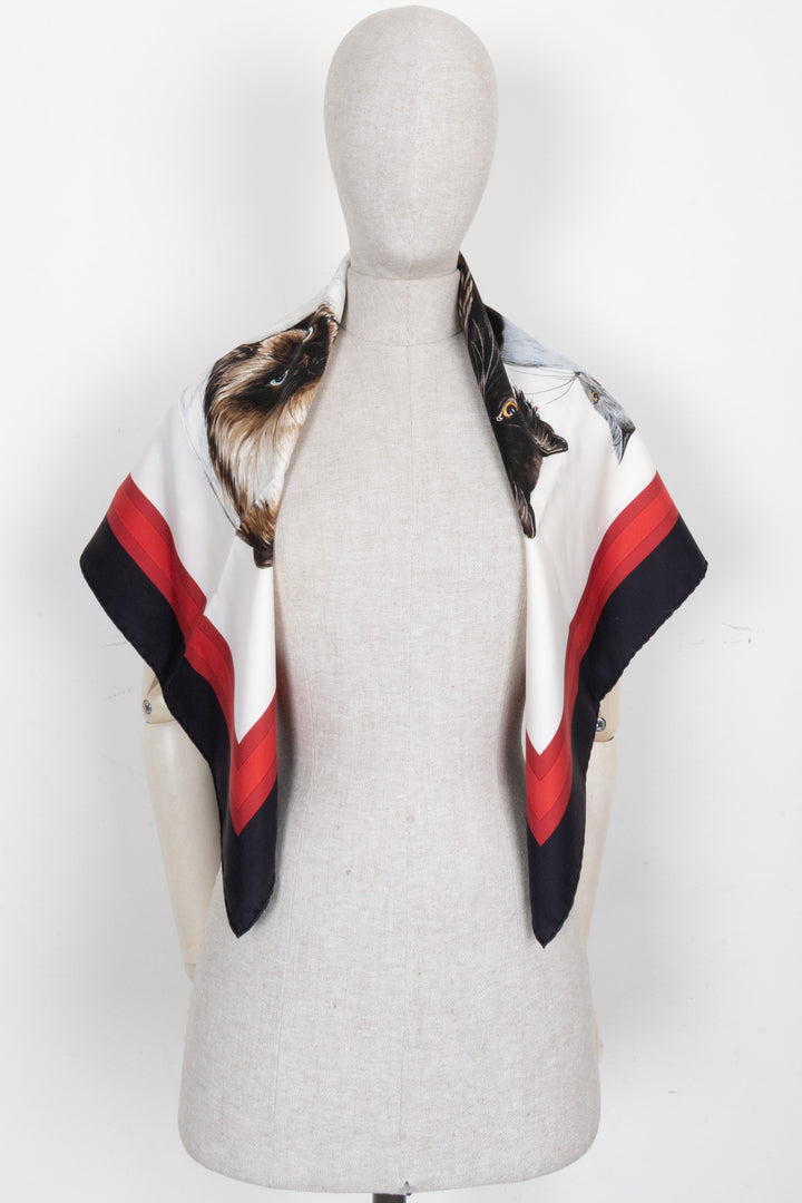 HERMES Carré 90 Les Chats Blanc Rouge