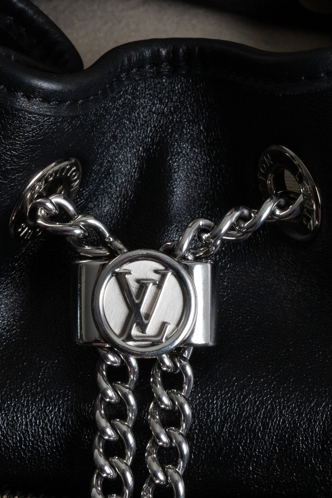 LOUIS VUITTON No Way Vibe Bag Leather Black