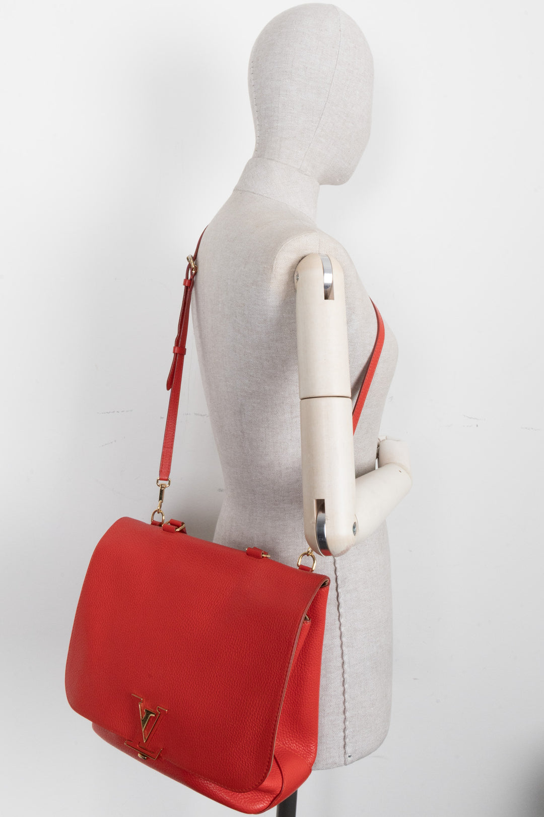 LOUIS VUITTON Sac à bandoulière Volta Taurillon Rouge