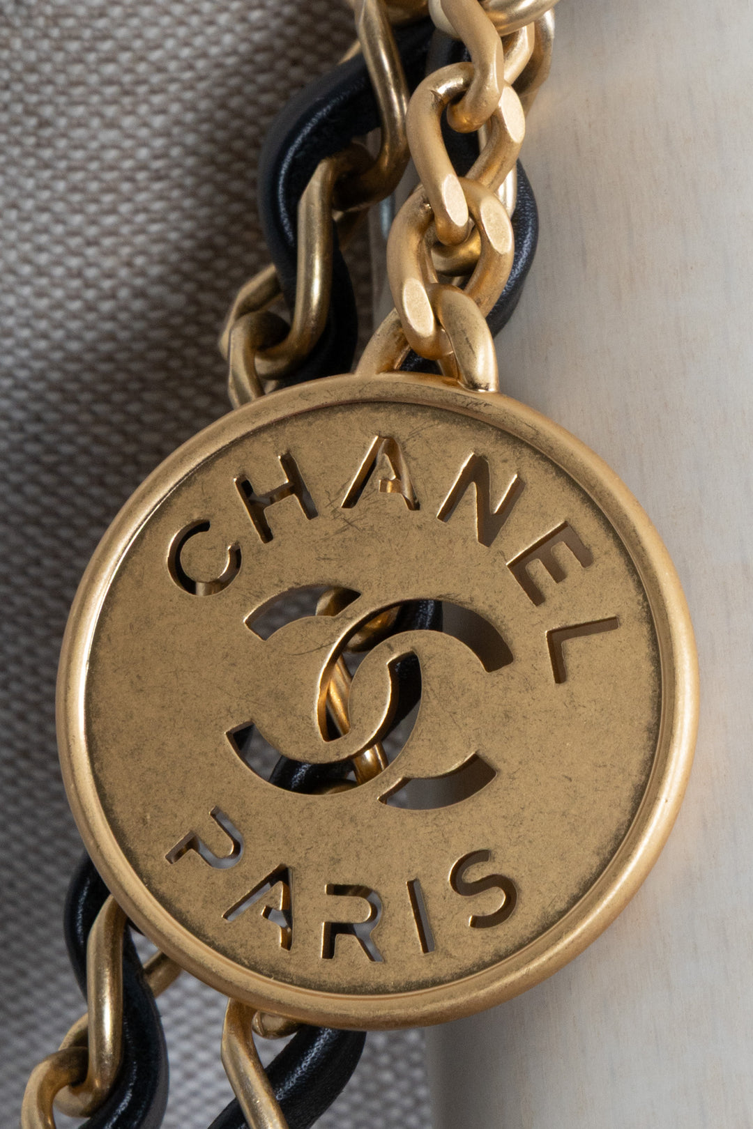CHANEL 22 Medium Velvet Sequins Black