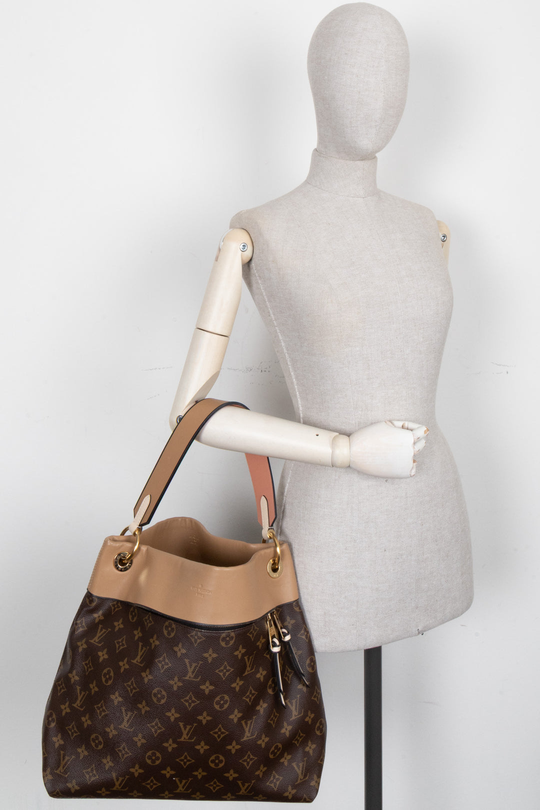 LOUIS VUITTON Sac Tuileries MNG