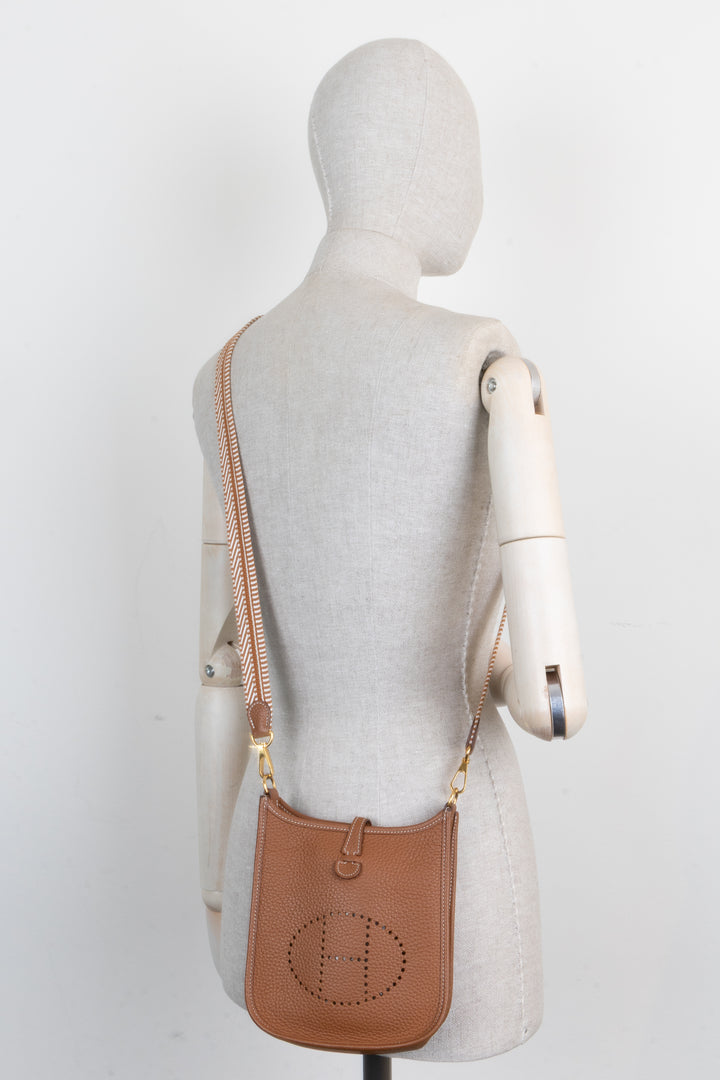 HERMÈS Evelyne 16 Amazone Clemence Sangle Cavale Gold