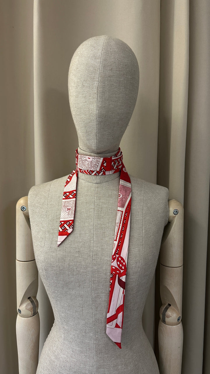 HERMÈS Le Tour du Monde Twillon Silk Red