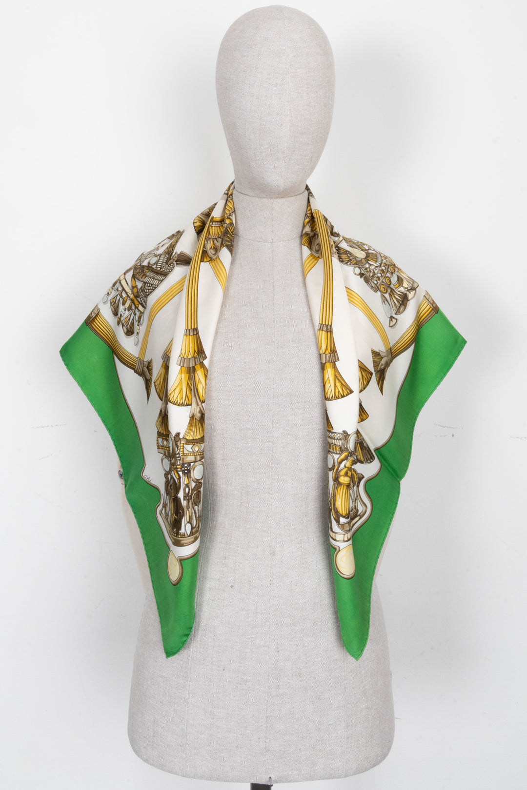 HERMÈS Egypt Carré 90 Silk Green