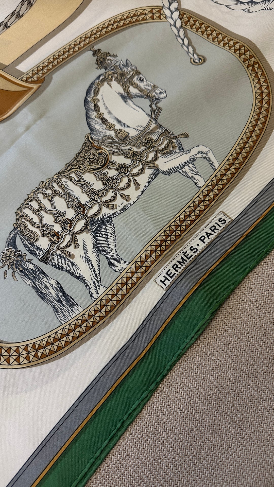 HERMÈS Grant Apparat 90 Scarf Silk Green White