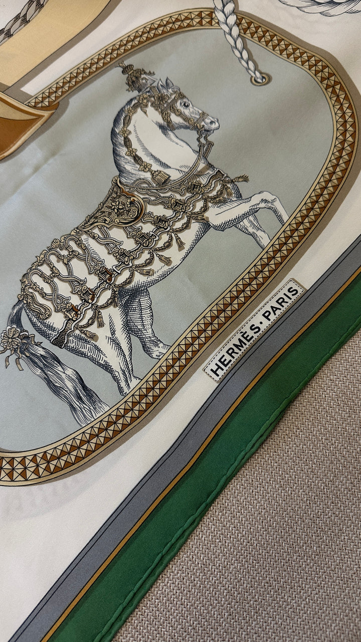 HERMÈS Grant Apparat 90 Scarf Silk Green White