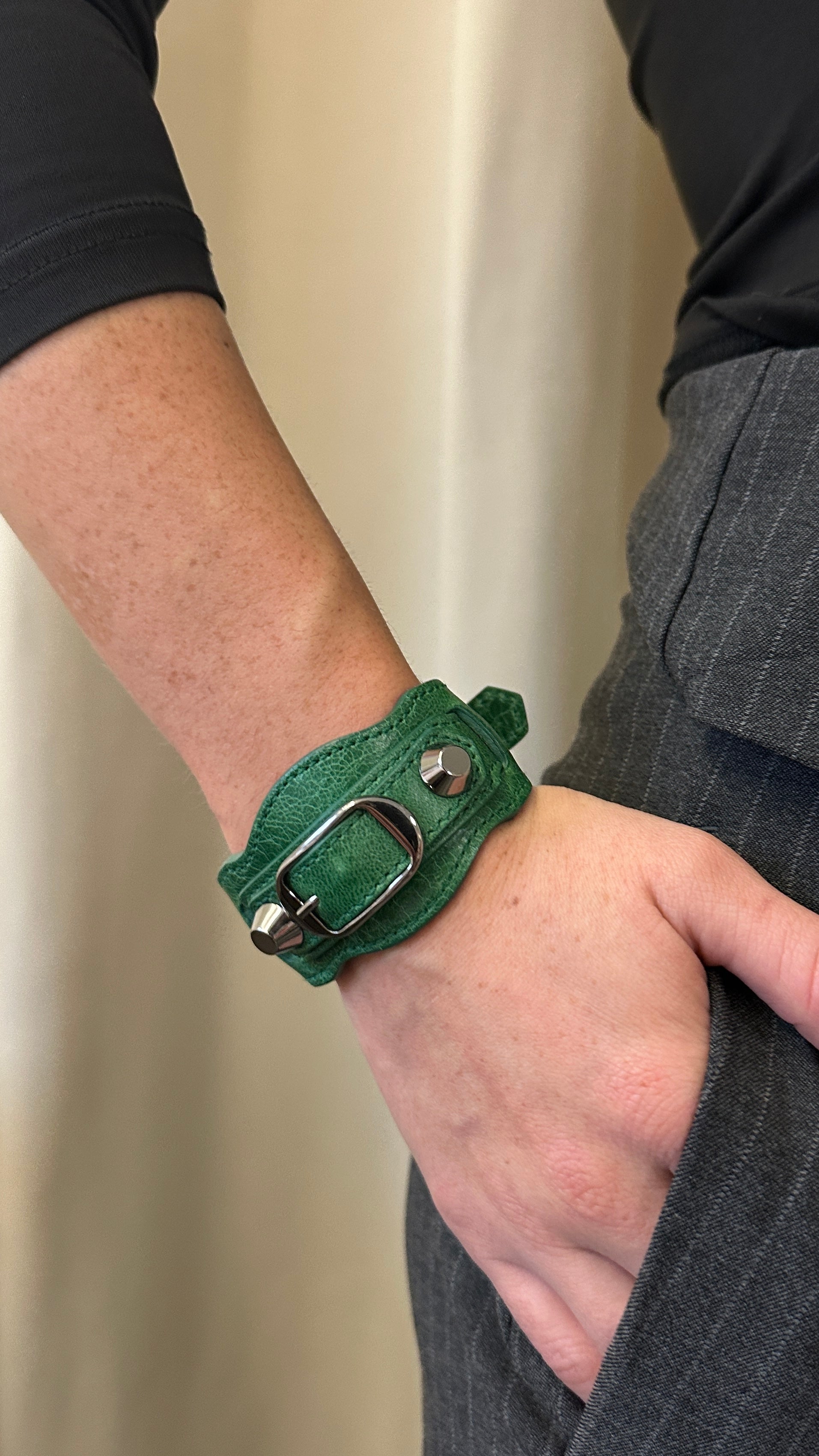 BALENCIAGA City Leather Bracelet Green – REAWAKE