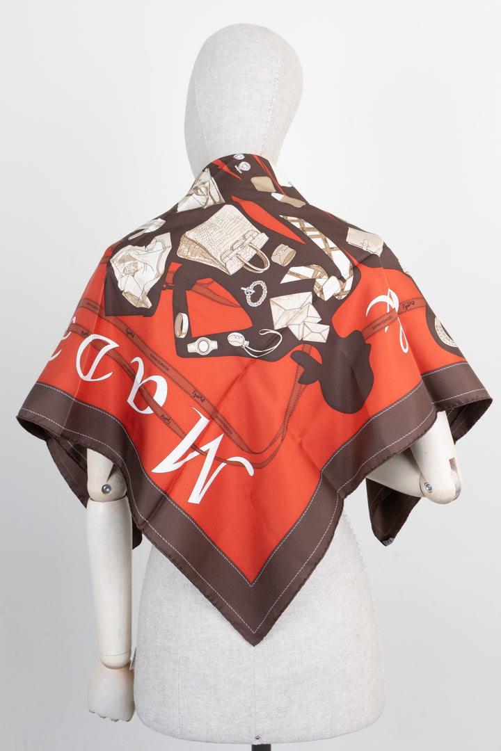 HERMÈS Monsieur & Madame Carré 90 Silk Red Brown