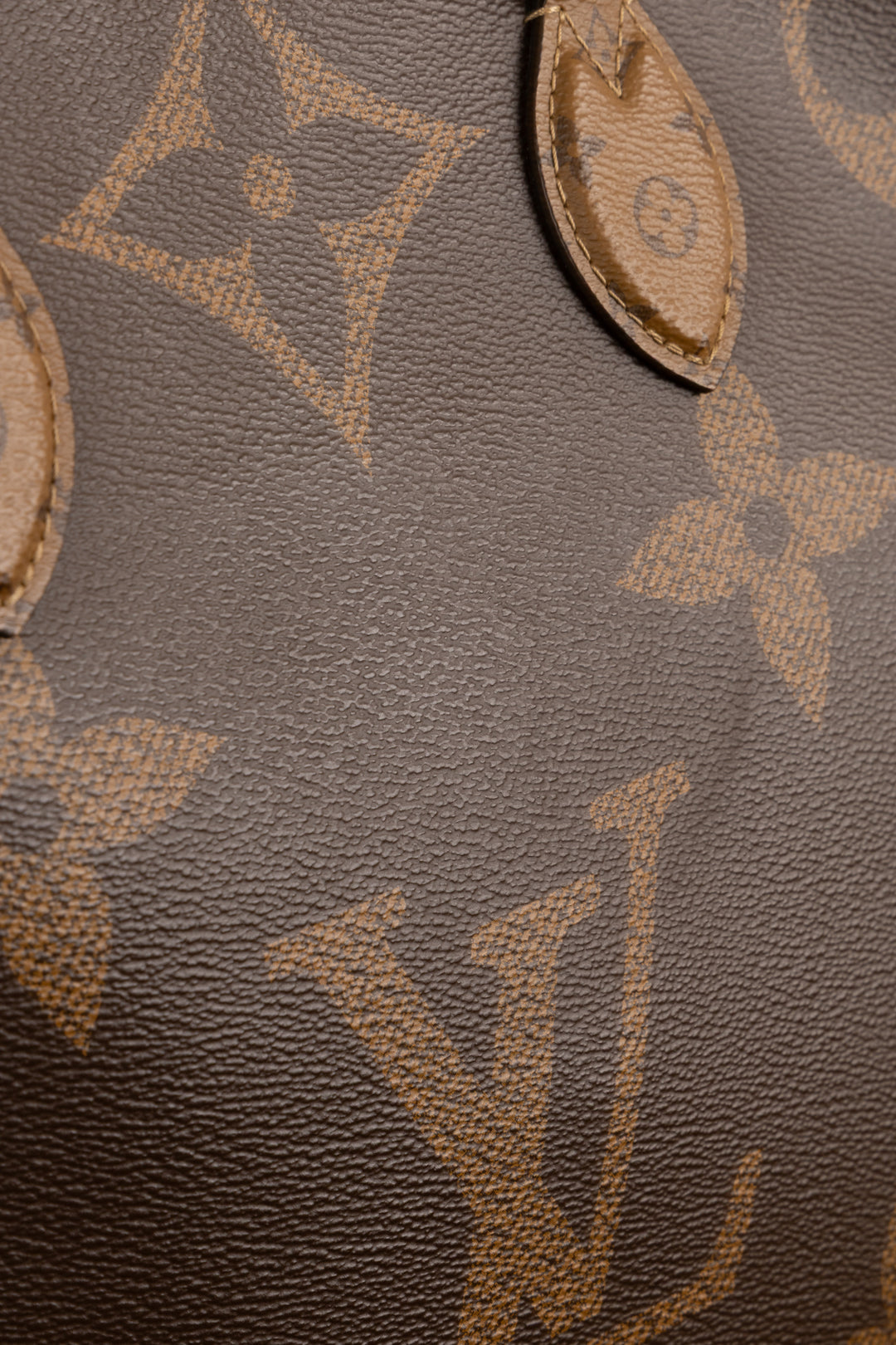 LOUIS VUITTON Onthego GM MNG Canvas