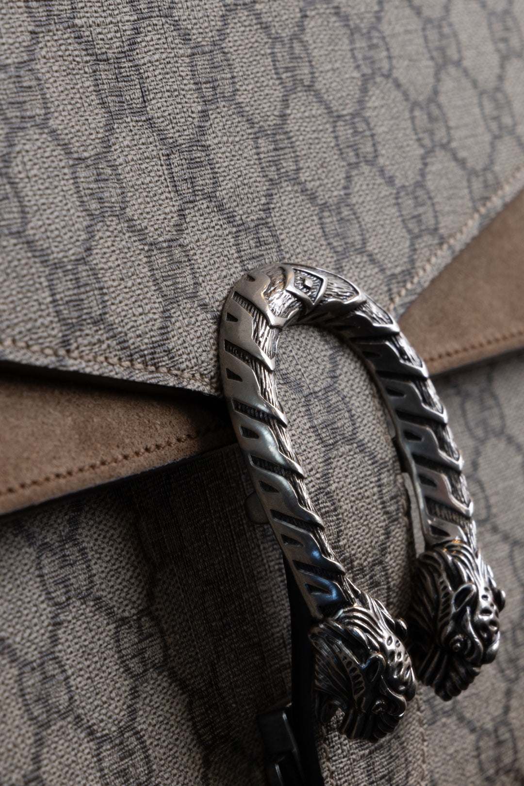 GUCCI Dionysus GG Supreme Bag Medium Brown