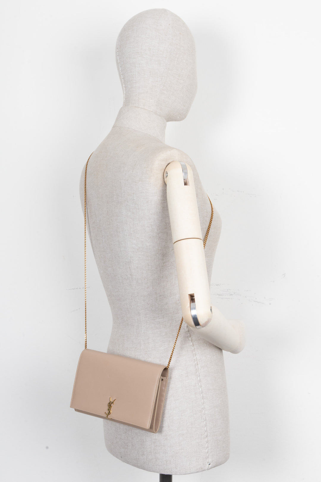 SAINT LAURENT Wallet On Chain Leather Nude