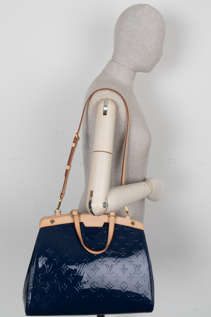 LOUIS VUITTON Brea MM Sac à Main Vernis Grand Bleu