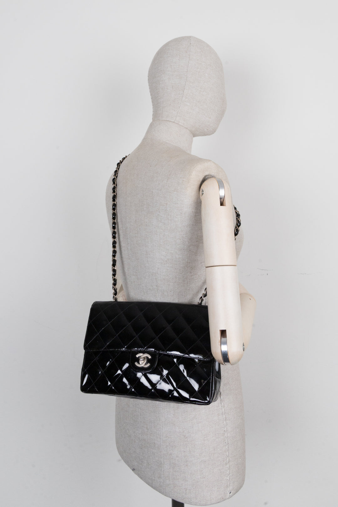 CHANEL Single Flap Bag Patent Black