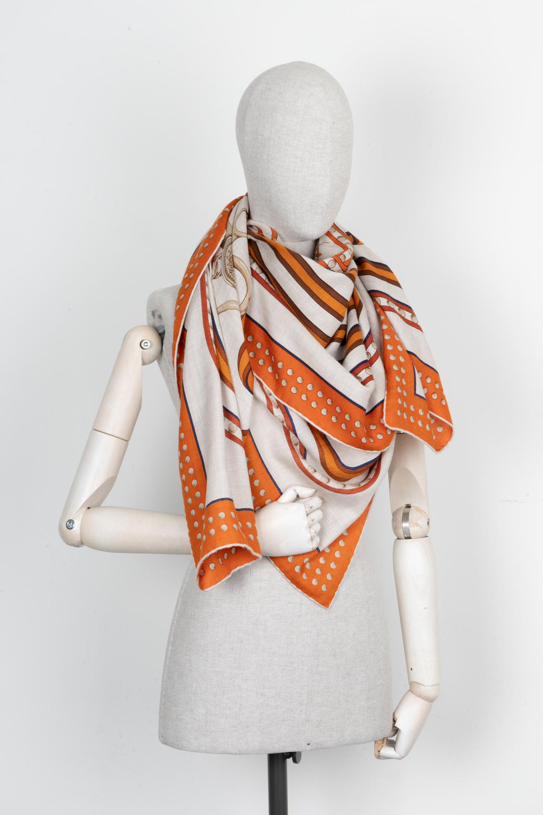 HERMÈS Foulard 140 Grand Tralala Orange Beige Cachemire – REAWAKE