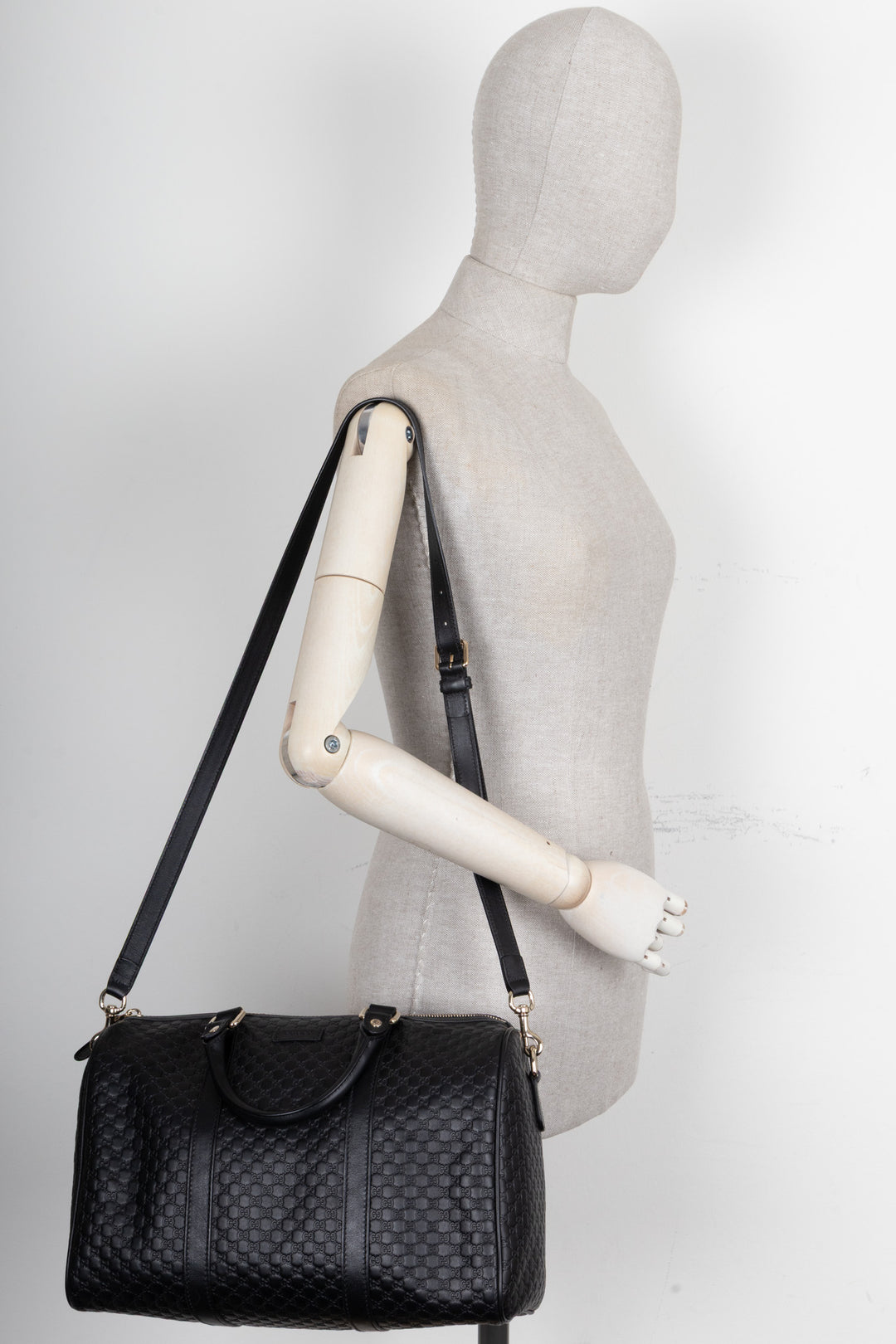 GUCCI Boston Bag Microguccissima Leather Black