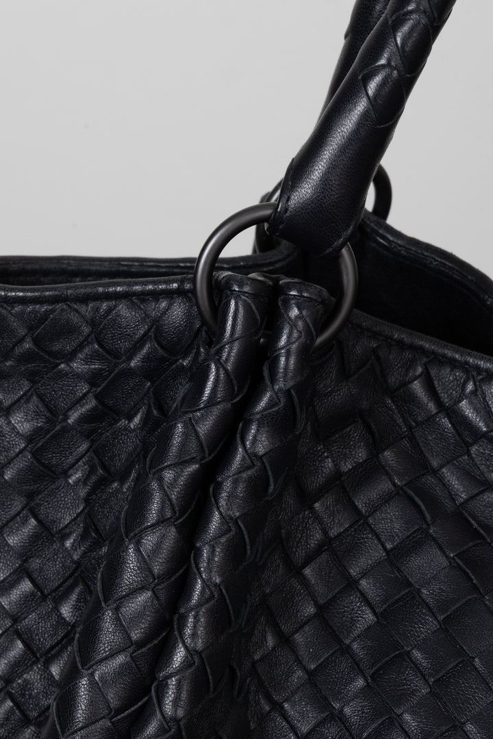 BOTTEGA VENETA Sac cabas Intrecciato Bleu nuit
