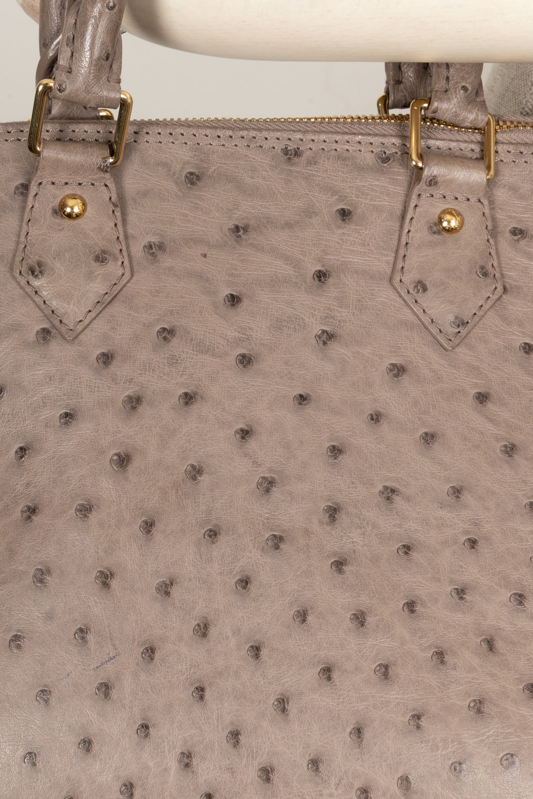 LOUIS VUITTON Alma GM Gris Autruche