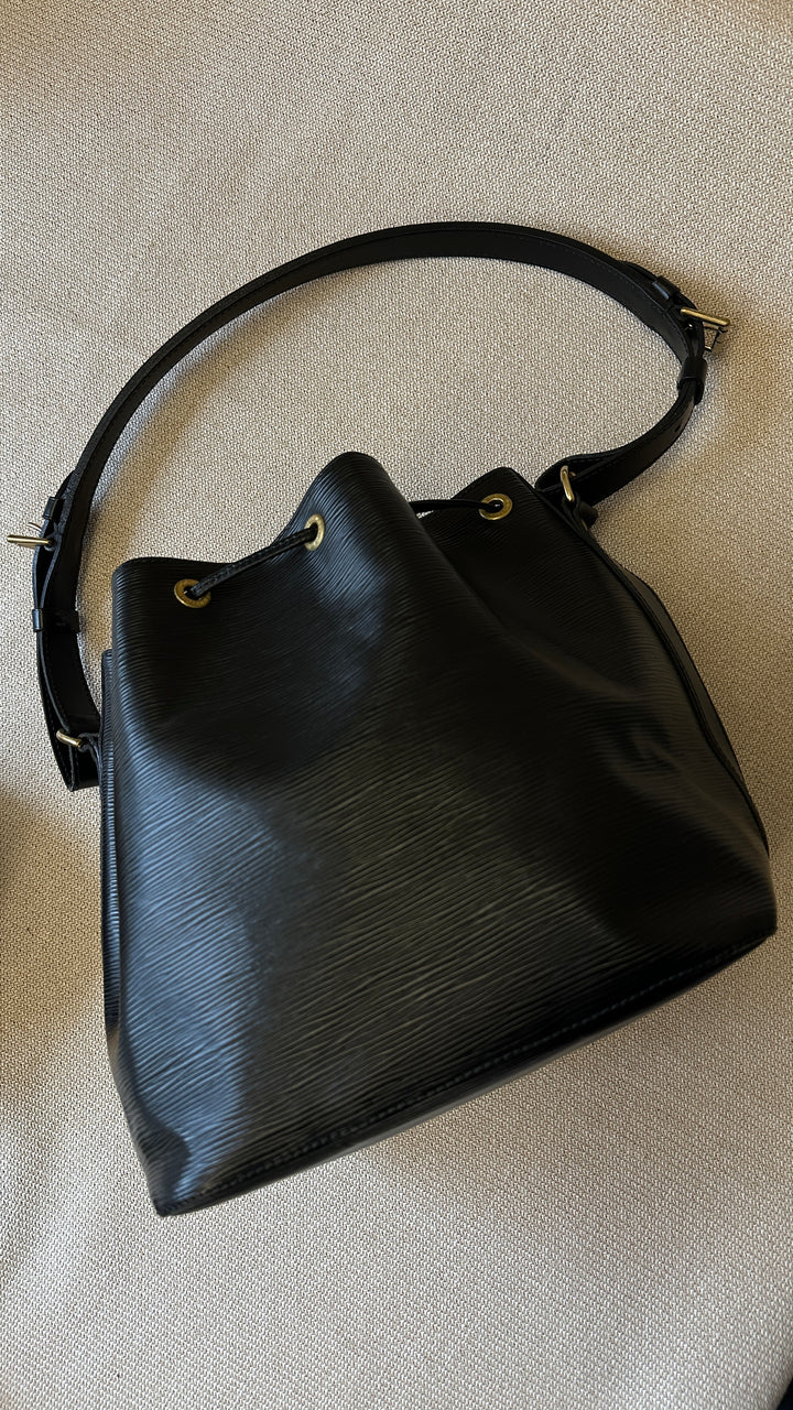 LOUIS VUITTON Petit Sac Noe Black Epi