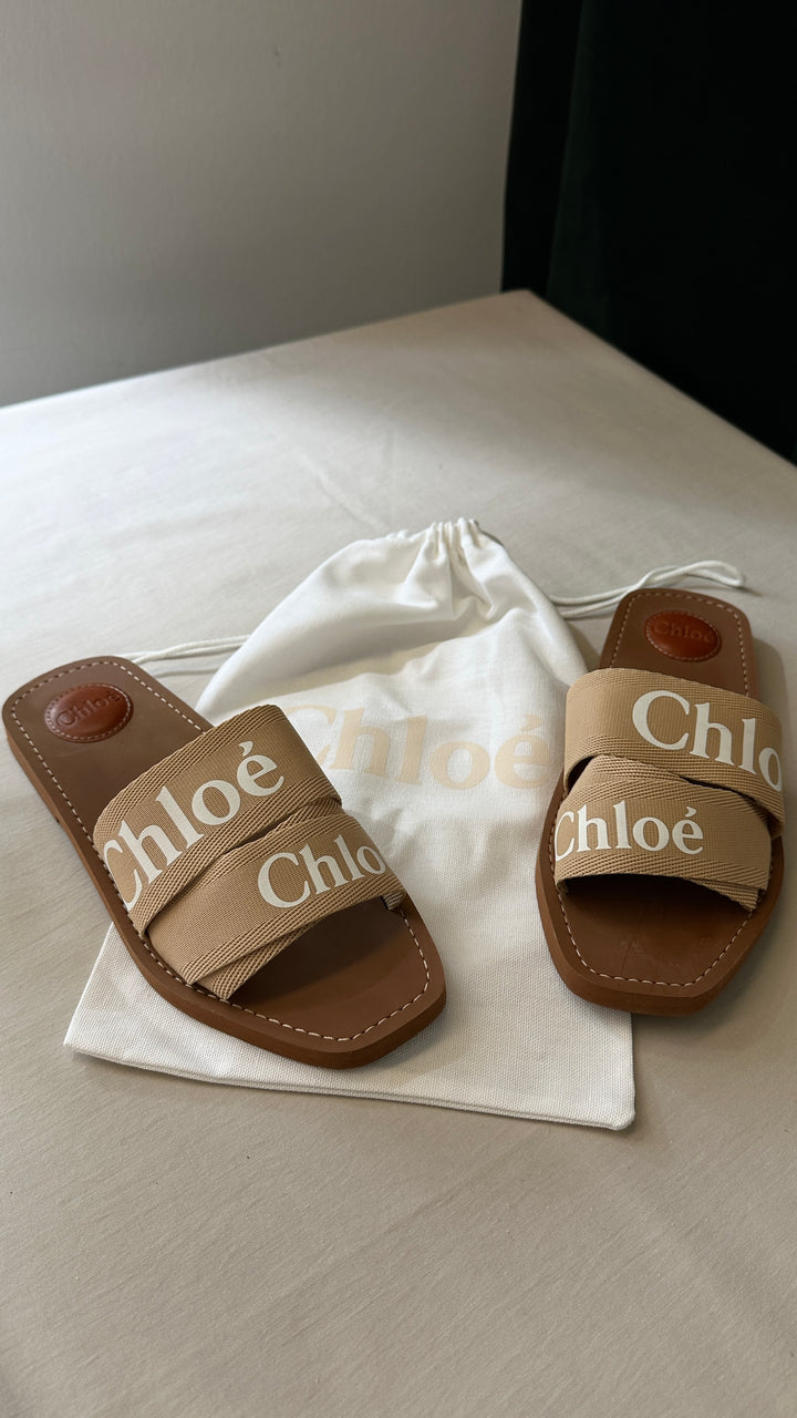CHLOÉ Woody Logo Slides Beige