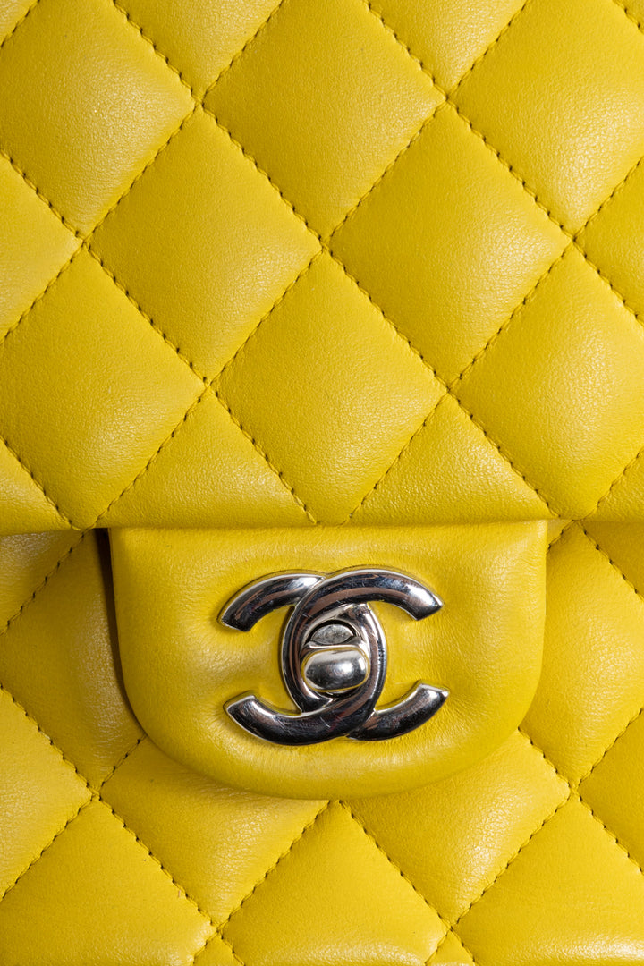 CHANEL Sac Double Rabat Moyen Cuir d'Agneau Jaune