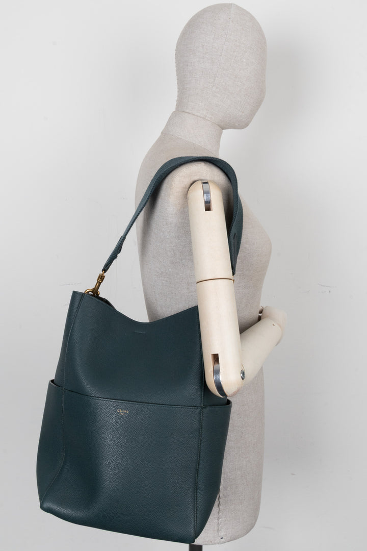 CÉLINE Sangle Bucket Bag Medium Green