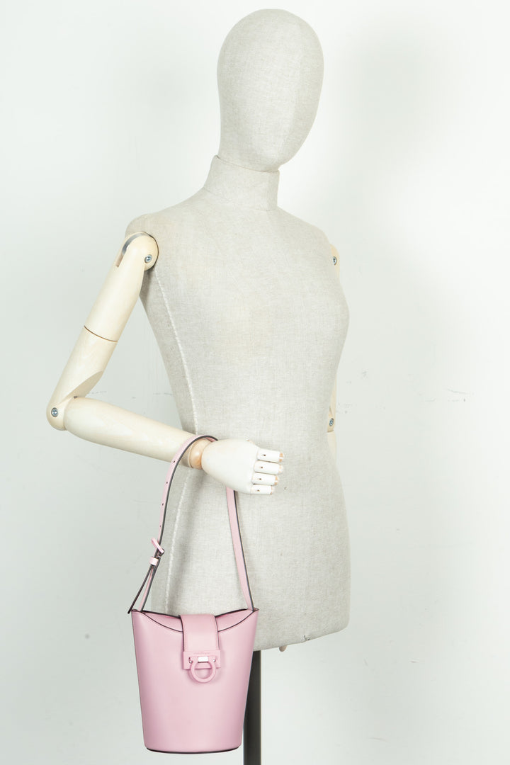 SALVATORE FERRAGAMO Trifolio Small Bucket Bag Leather Pink