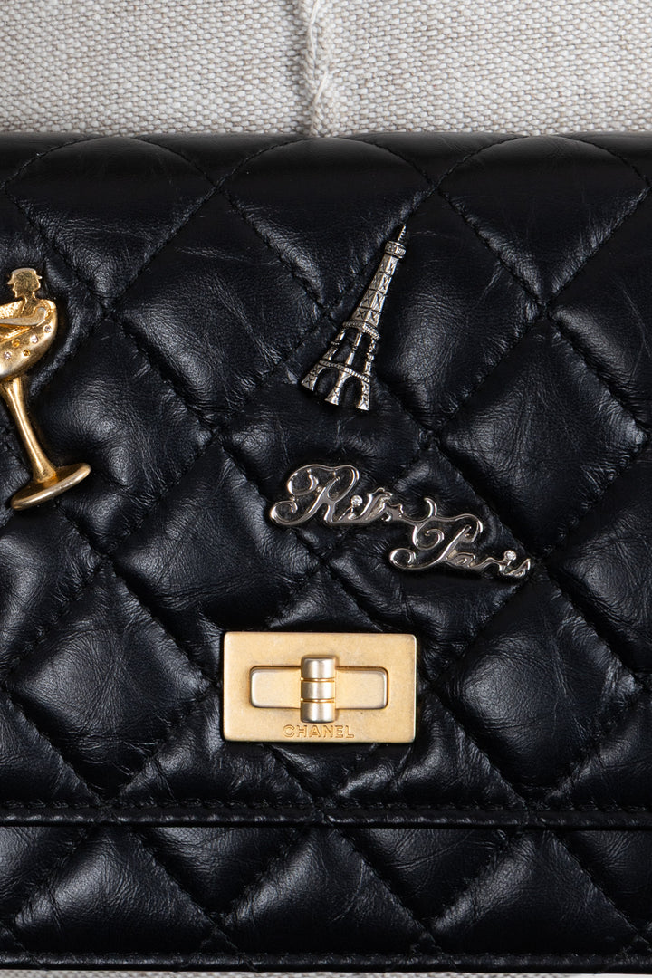 CHANEL 2.55 Reissue Lucky Charm WOC noir