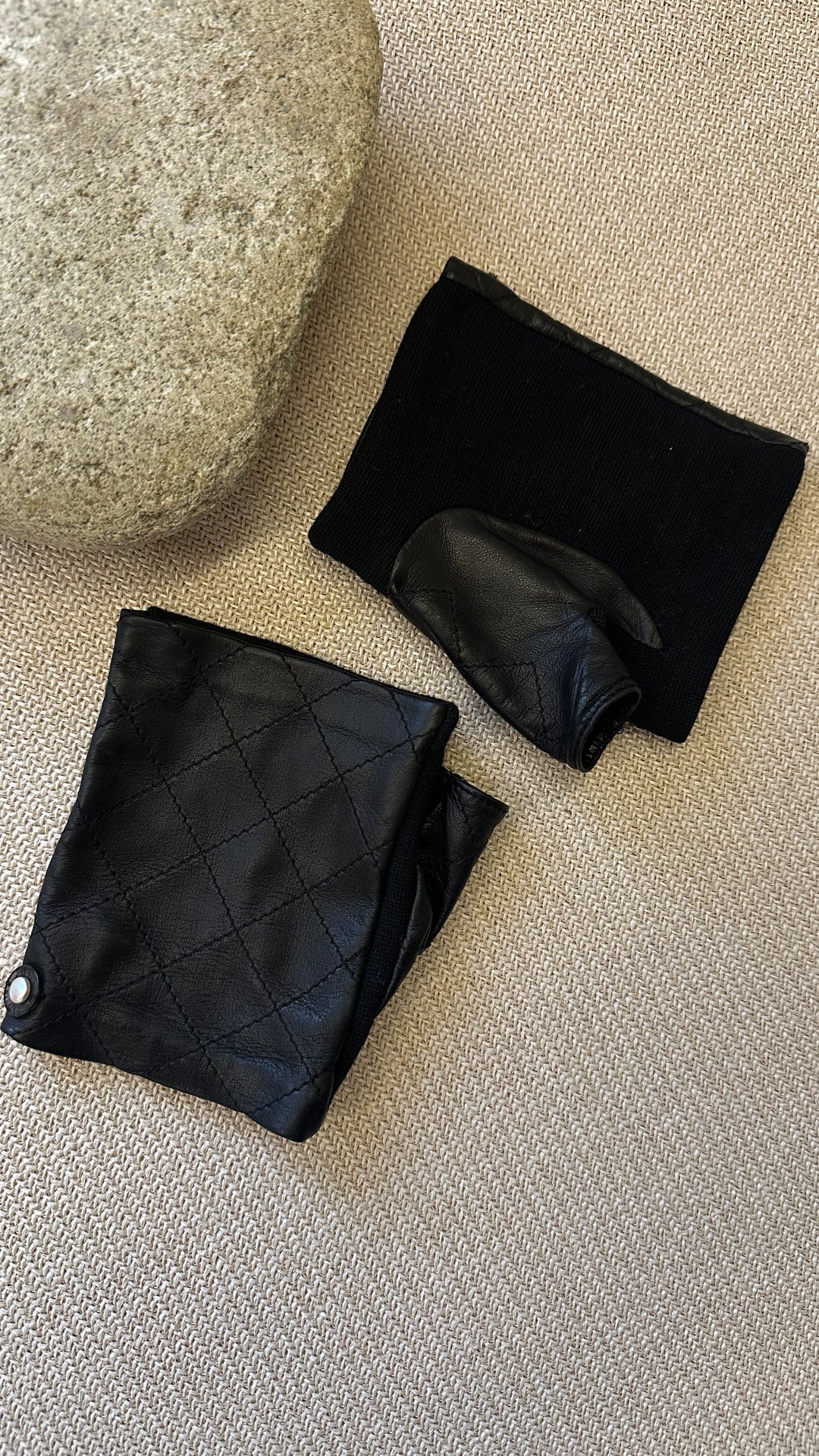 CHANEL Quilted Short Gloves Leather Black
