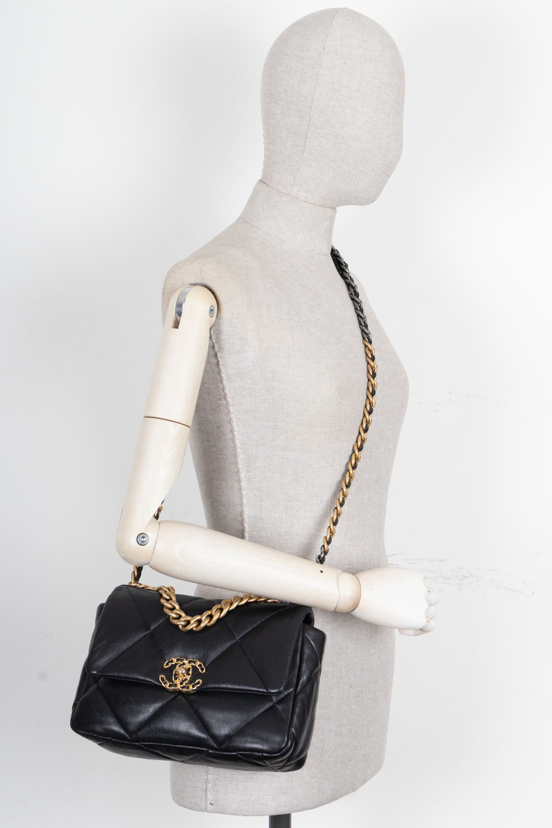 CHANEL 19 Bag Small Leather Black