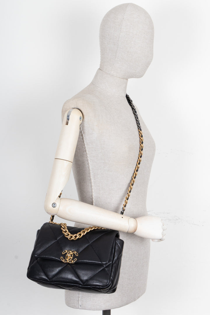CHANEL 19 Bag Small Leather Black