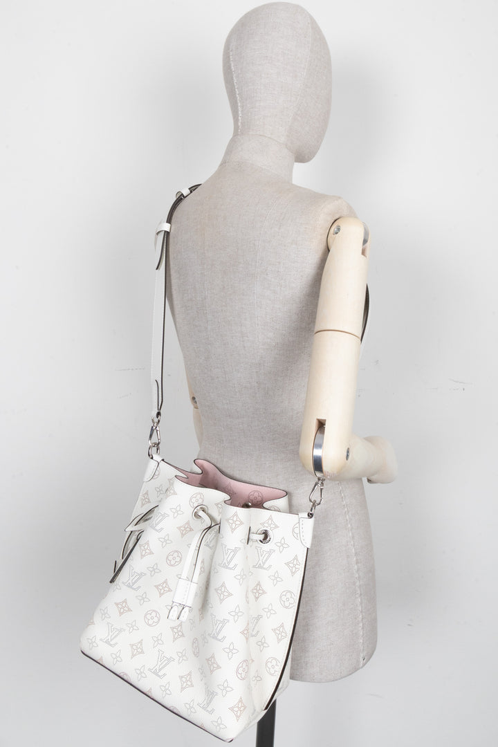 LOUIS VUITTON Muria Bucket Bag Mahina White