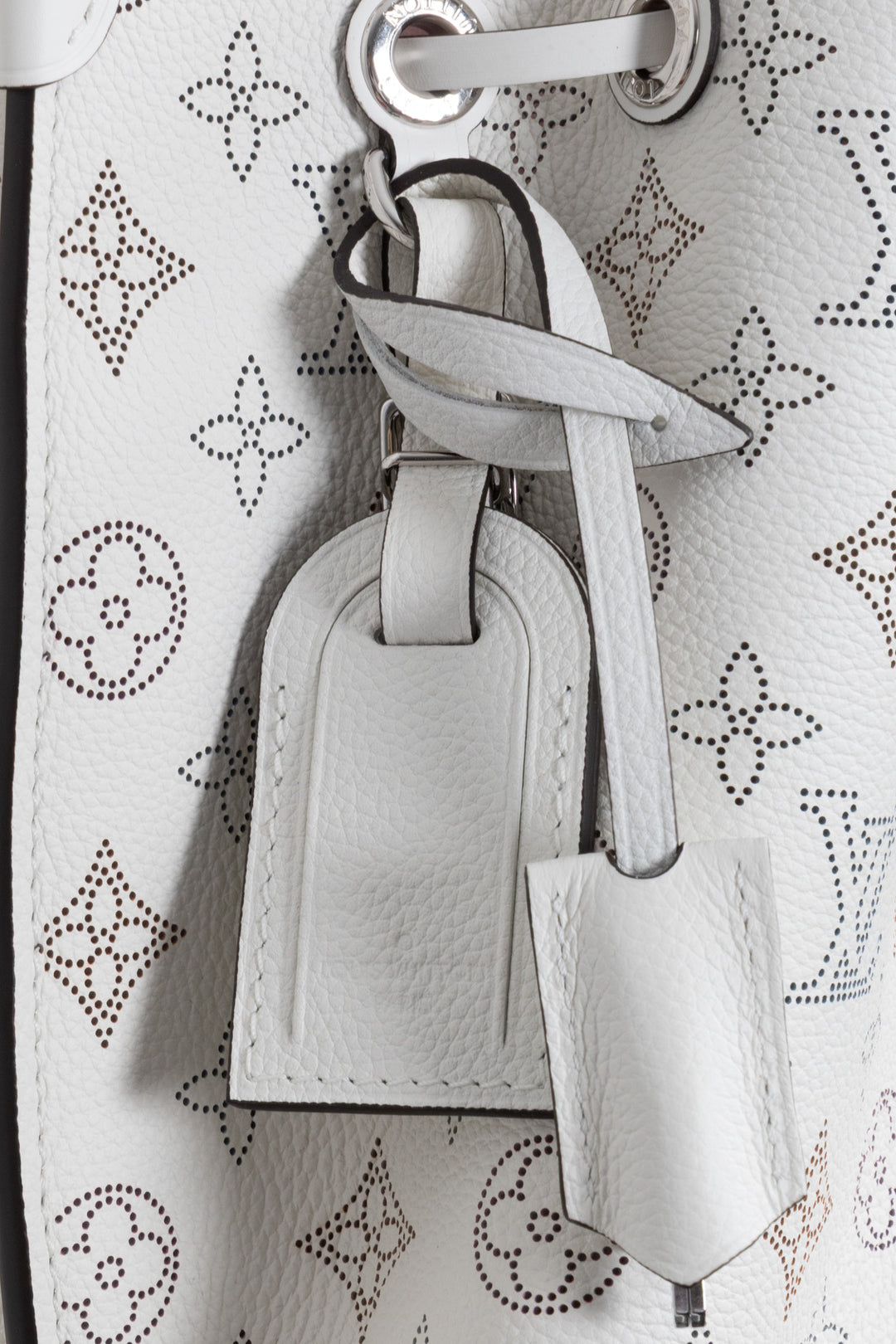 LOUIS VUITTON Muria Bucket Bag Mahina White
