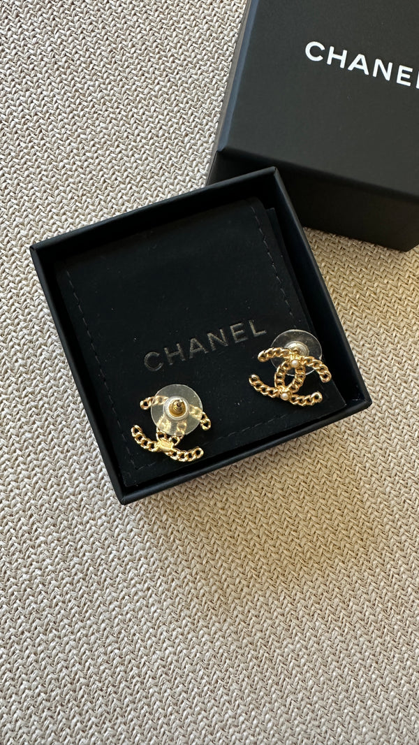 CHANEL 2018 Chain CC Earrings Gold