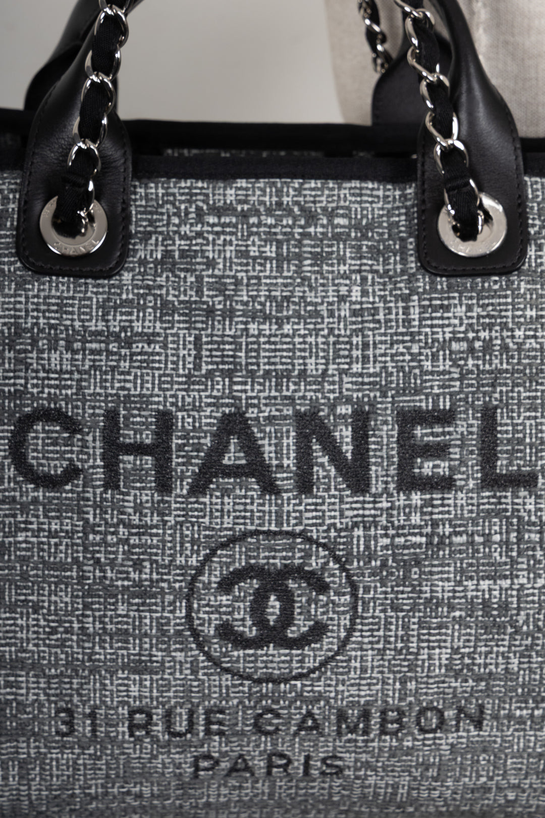 CHANEL Deauville Sac Tweed Gris