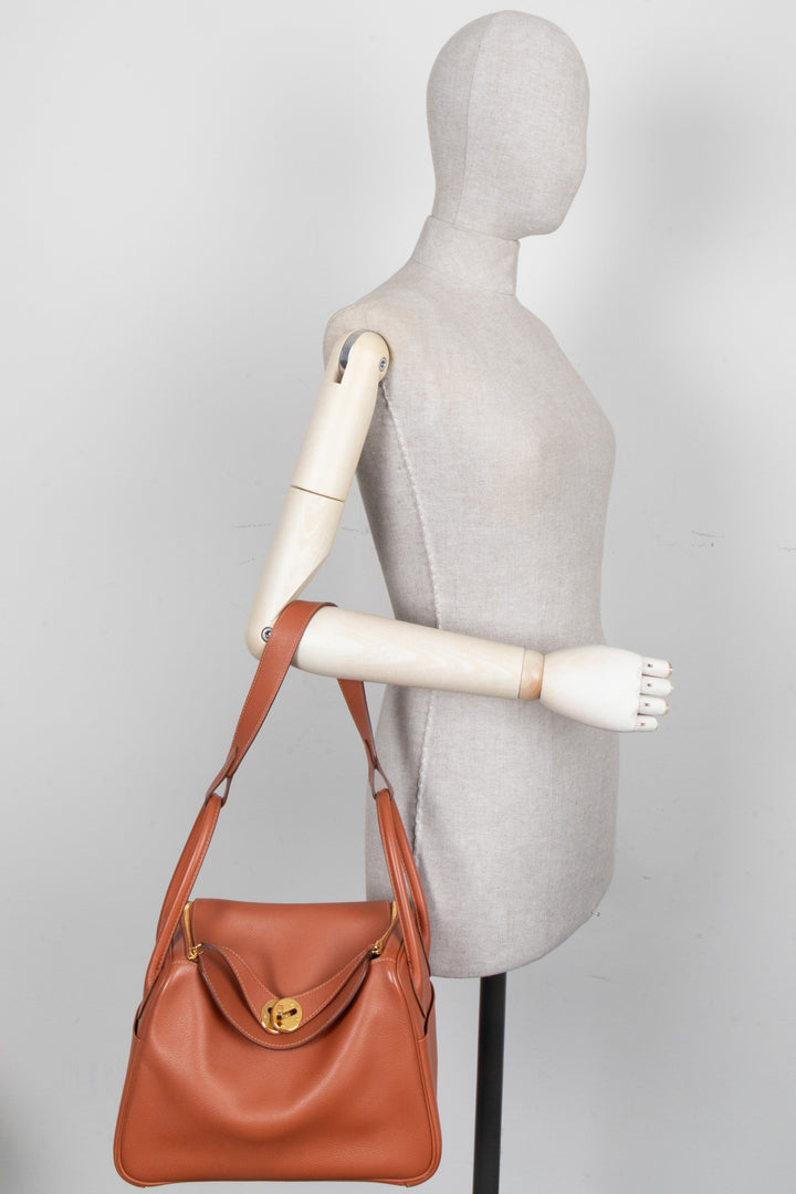 HERMÈS Lindy 26 Brick Orange