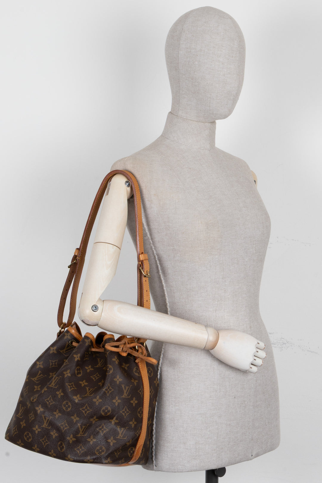LOUIS VUITTON Petit Sac Noe MNG Canvas