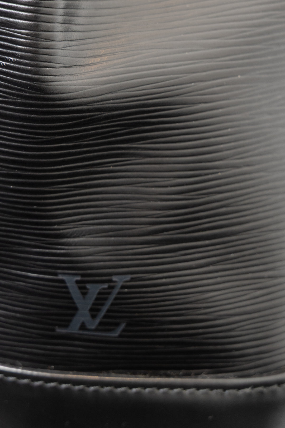 LOUIS VUITTON Grand Sac Noe Epi Black