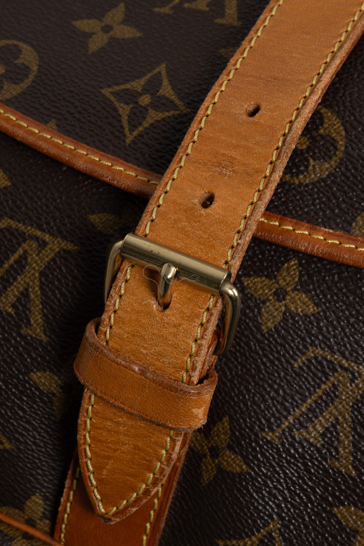 LOUIS VUITTON Saumur 35 Crossbody Bag MNG Canvas