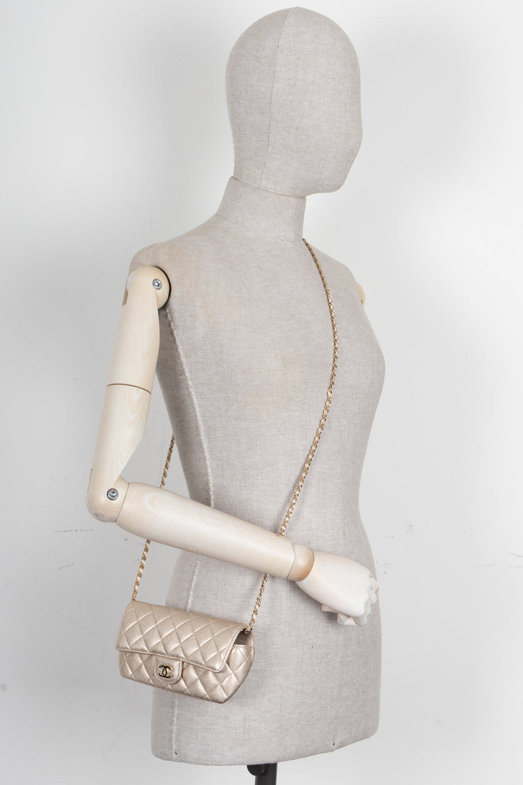CHANEL Classic Glasses Case on Chain Gold